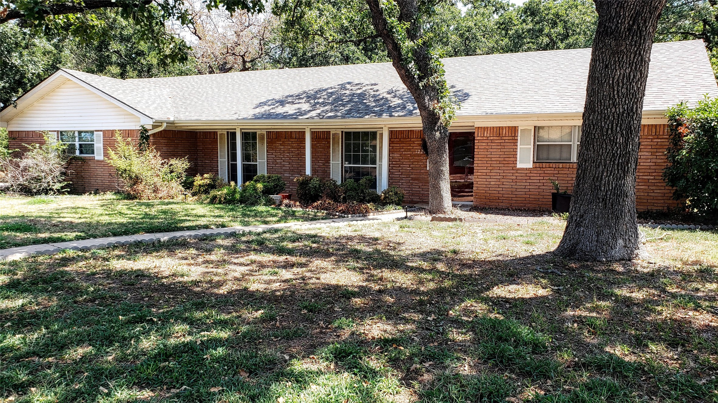 1220 NW 7th Avenue Mineral Wells TX 76067