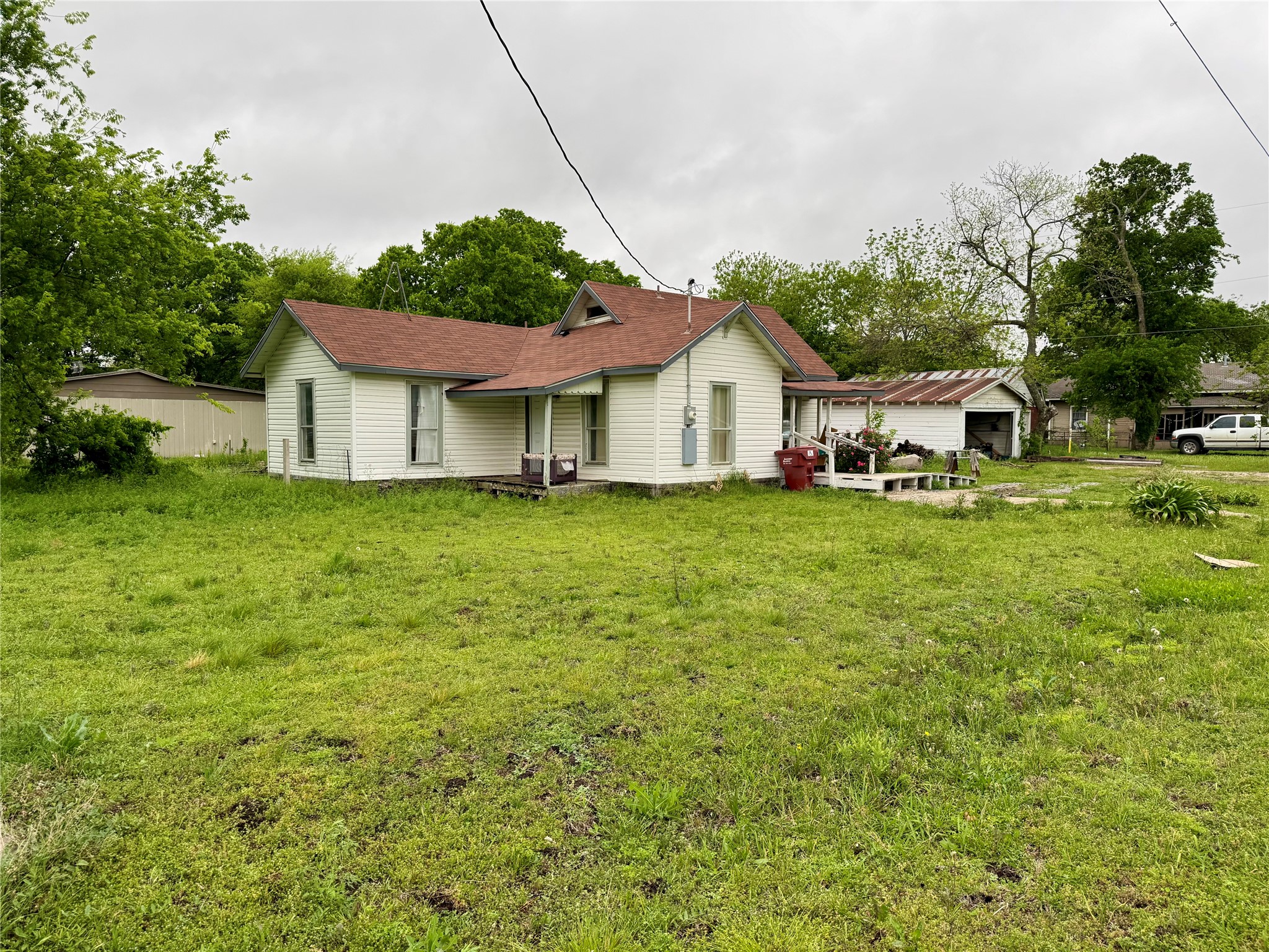 207 S Cedar Street Leonard TX 75452