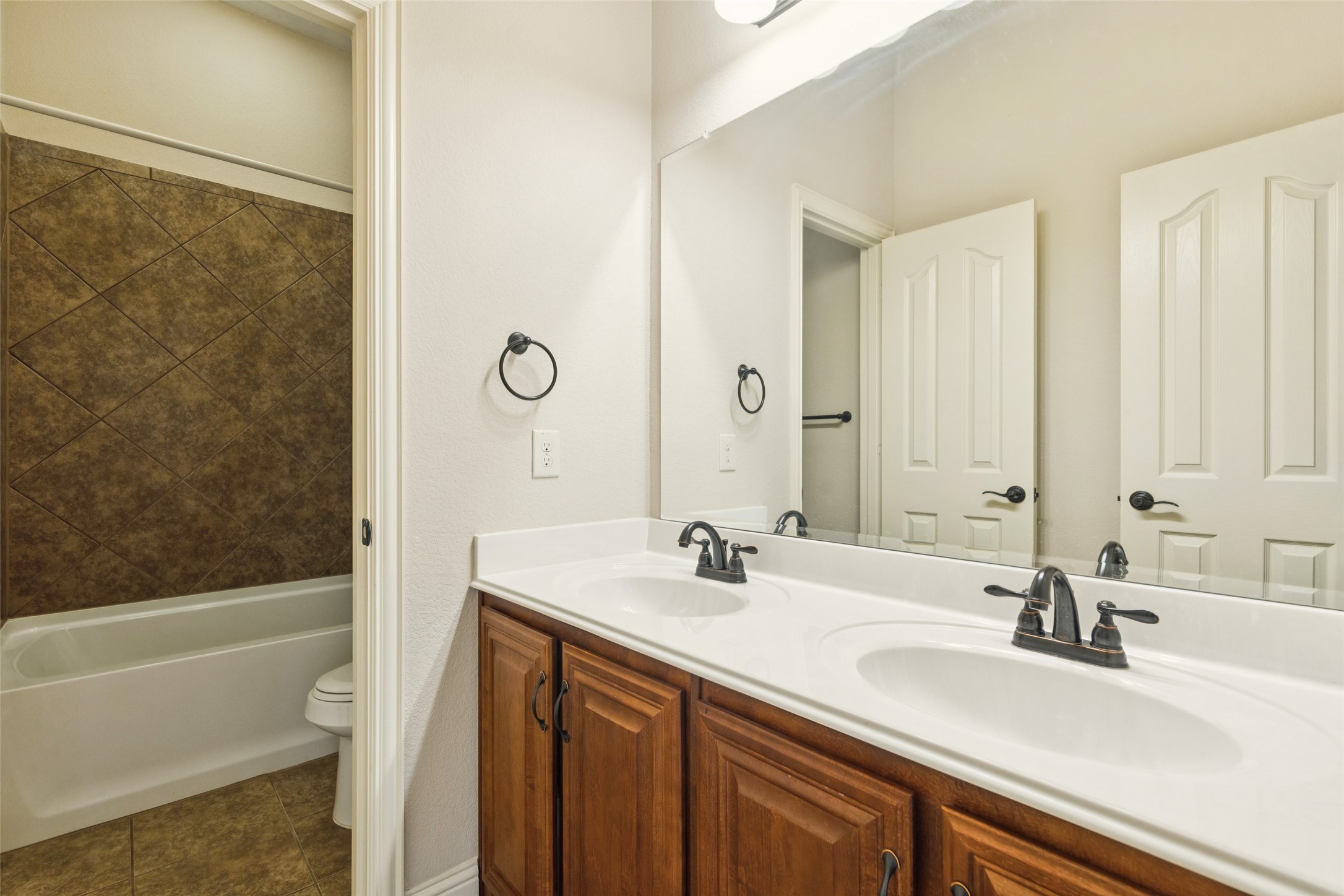 8304 Spitfire Trail Aubrey TX 76227