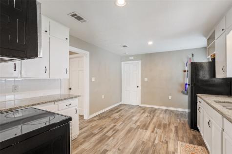 1206 Ashleman Street Bellmead TX 76705