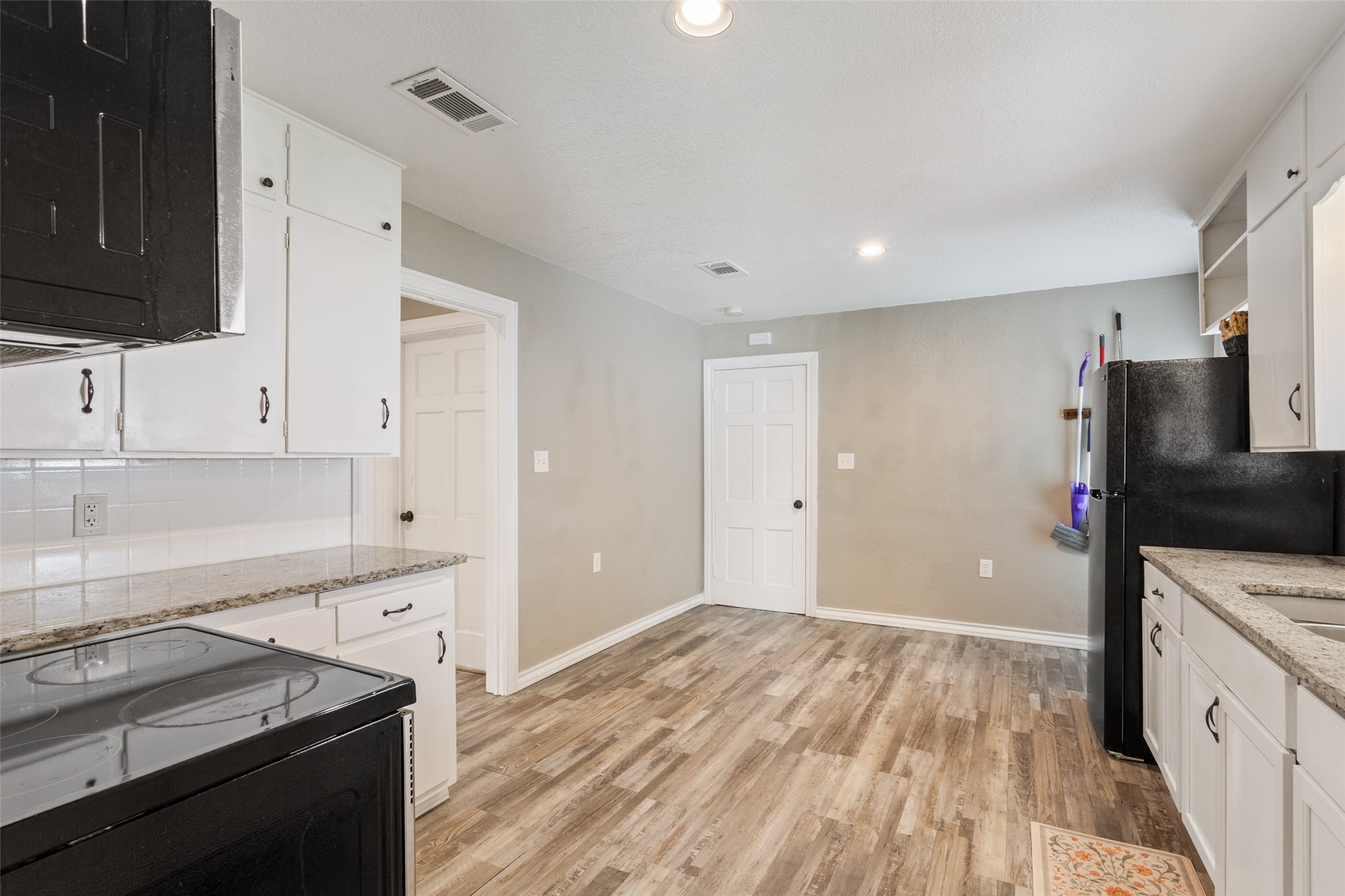 1206 Ashleman Street Bellmead TX 76705