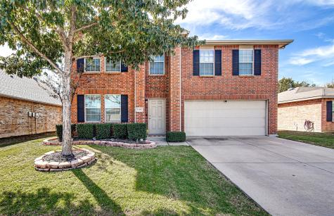 1349 Hillside Drive Burleson TX 76028