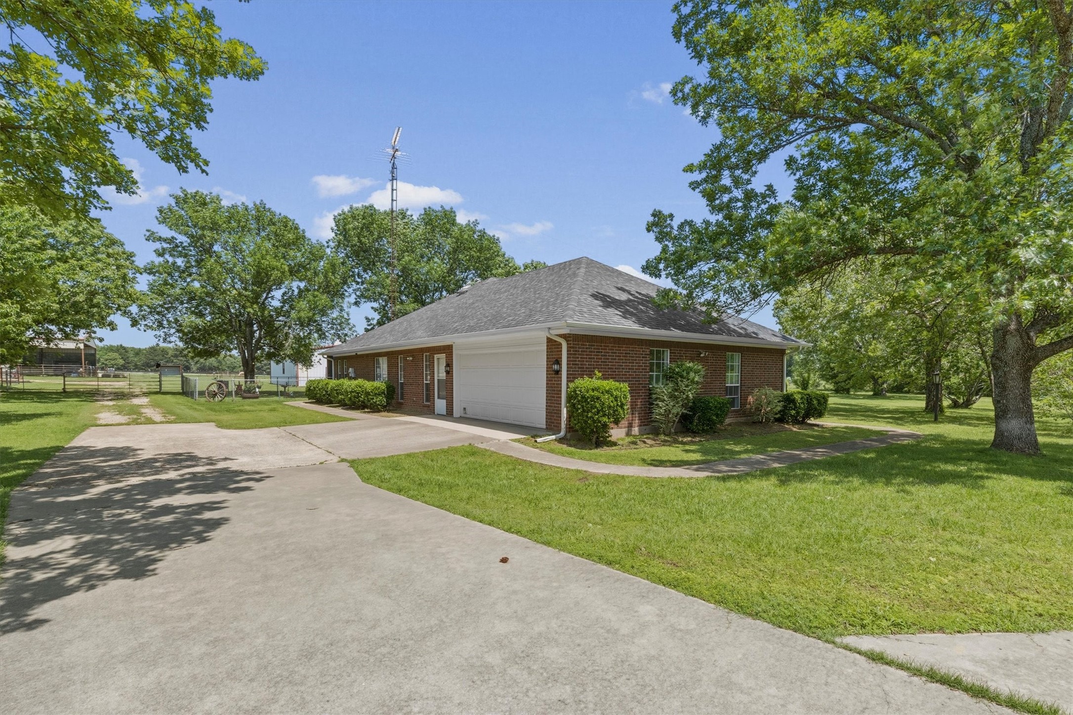 219 Friends Road Denison TX 75021