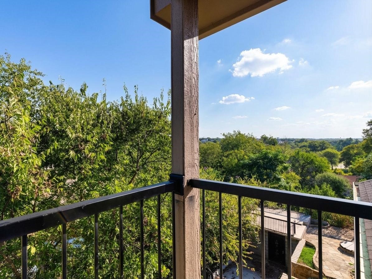 2700 Refugio Avenue Fort Worth TX 76164