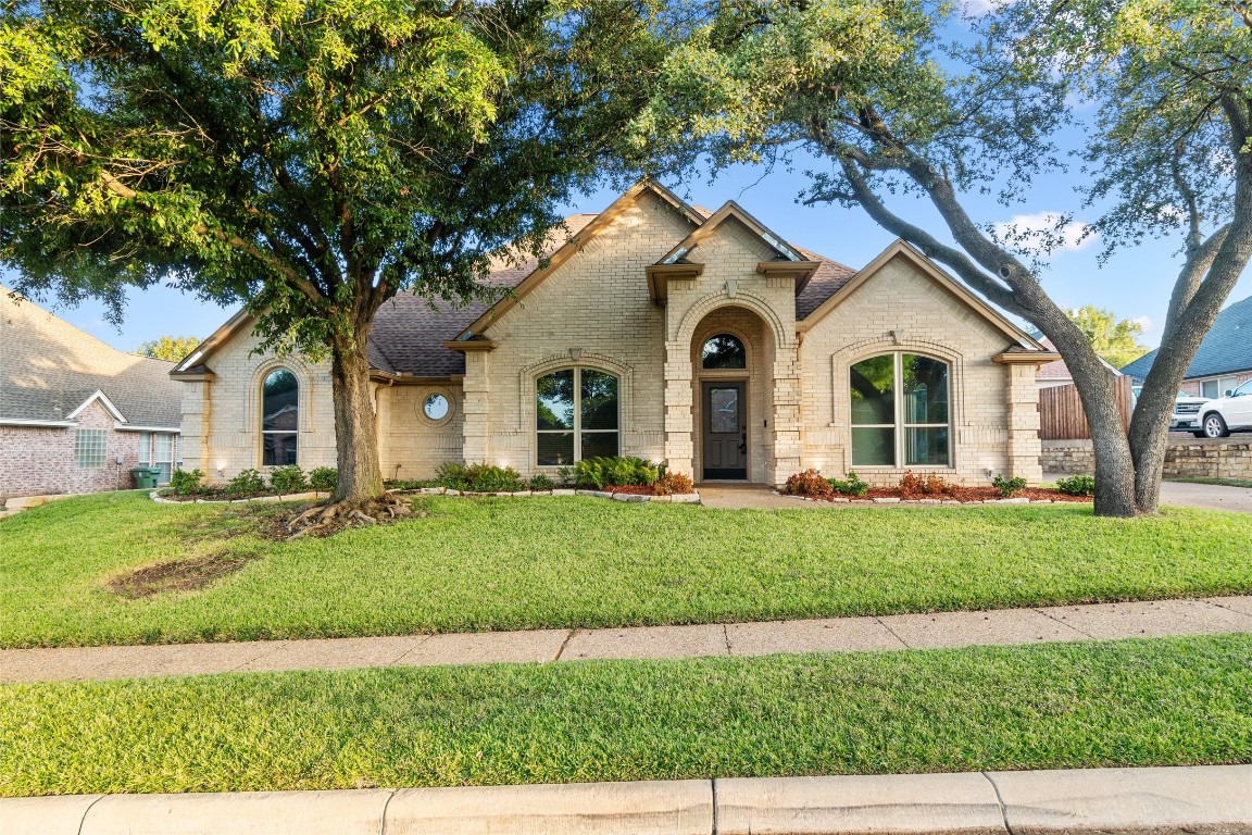 1221 Woodvale Drive Bedford TX 76021