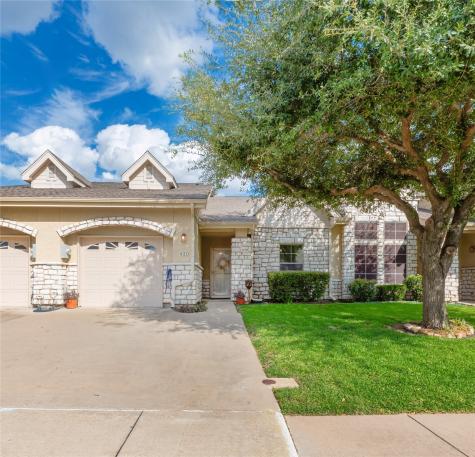 820 Kitty Hawk Lane Grand Prairie TX 75051