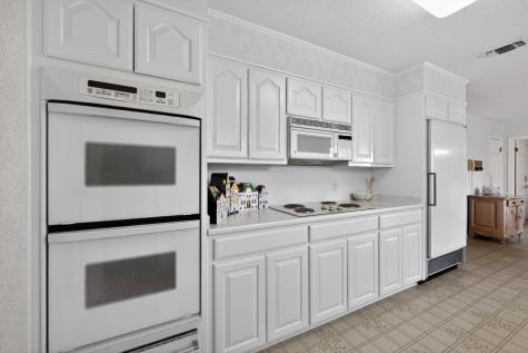 704 Castlewood Lane Arlington TX 76012