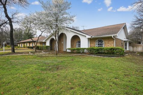 704 Castlewood Lane Arlington TX 76012