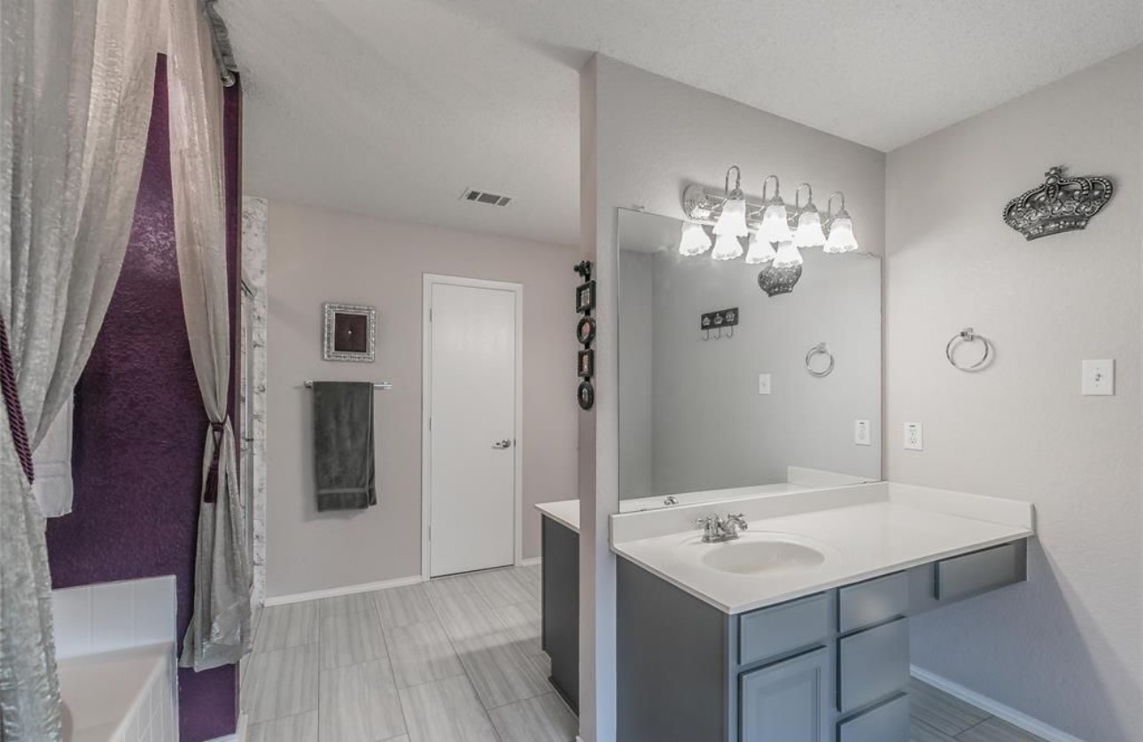 10708 Emerald Park Lane Fort Worth TX 76052
