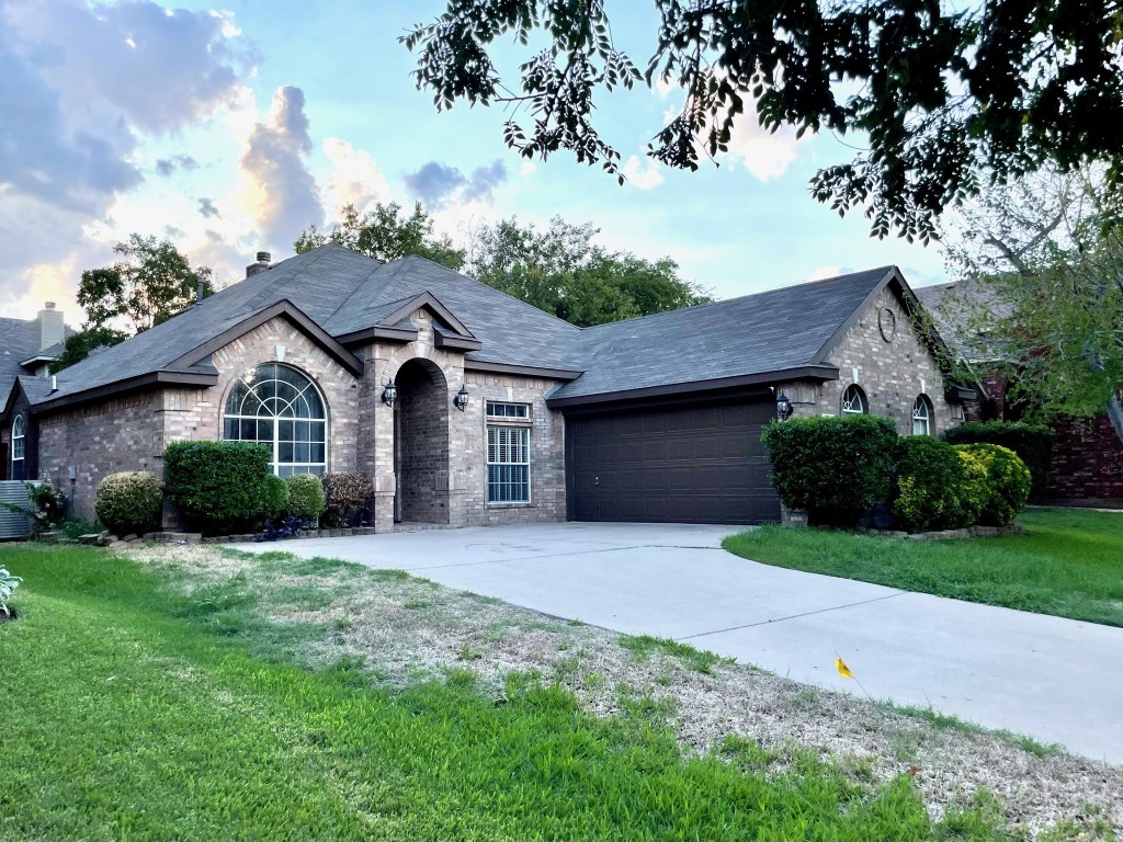 4547 Westchester Glen Drive Grand Prairie TX 75052