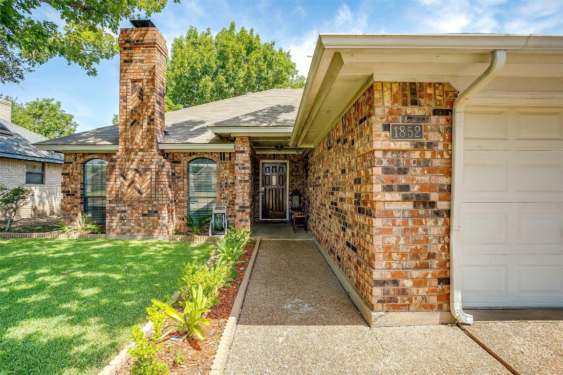1852 Kings Canyon Circle Fort Worth TX 76134