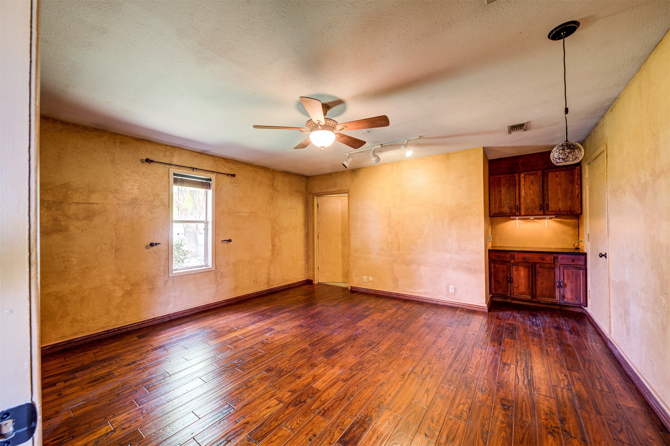 551 County Road 3390 Paradise TX 76073
