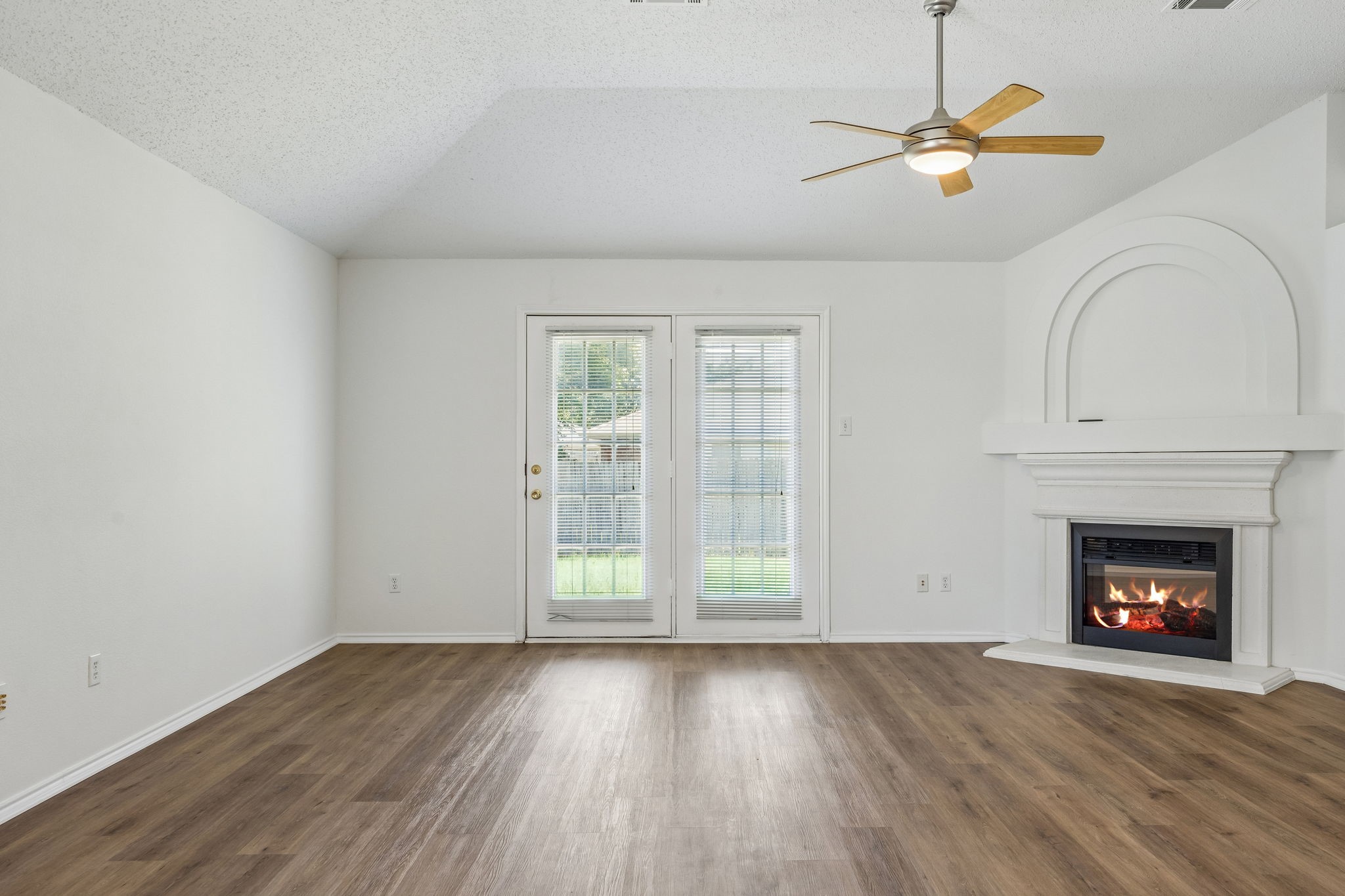 1001 Crane Circle Saginaw TX 76131