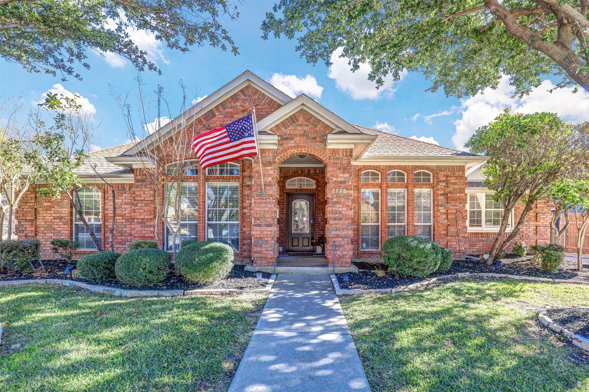 2728 Fox Glenn Court Hurst TX 76054