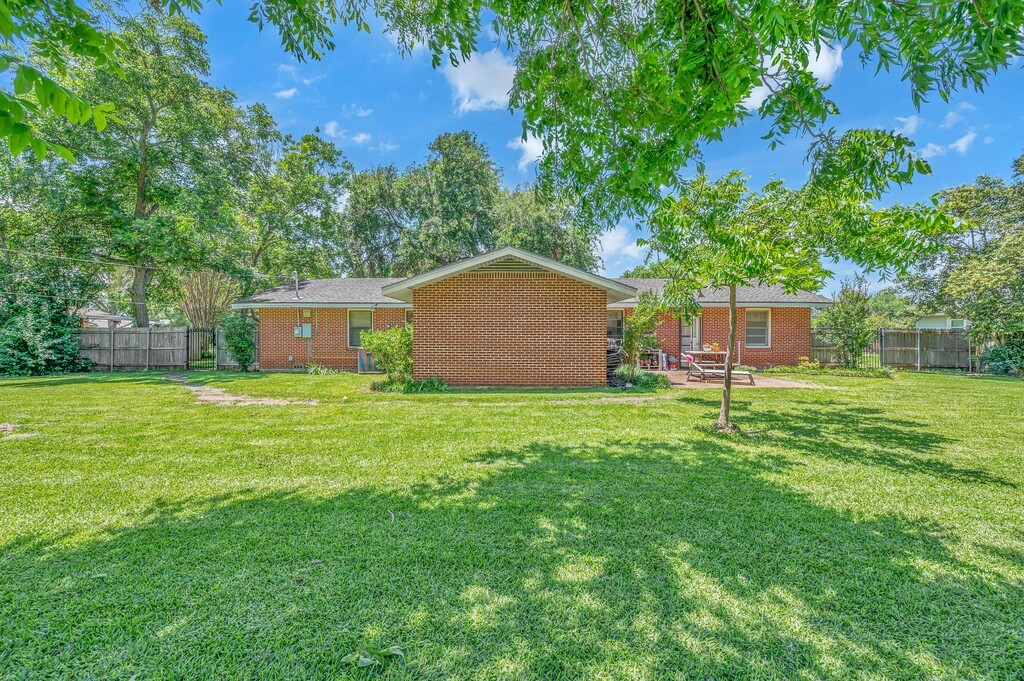 421 Bellaire Drive Woodway TX 76712