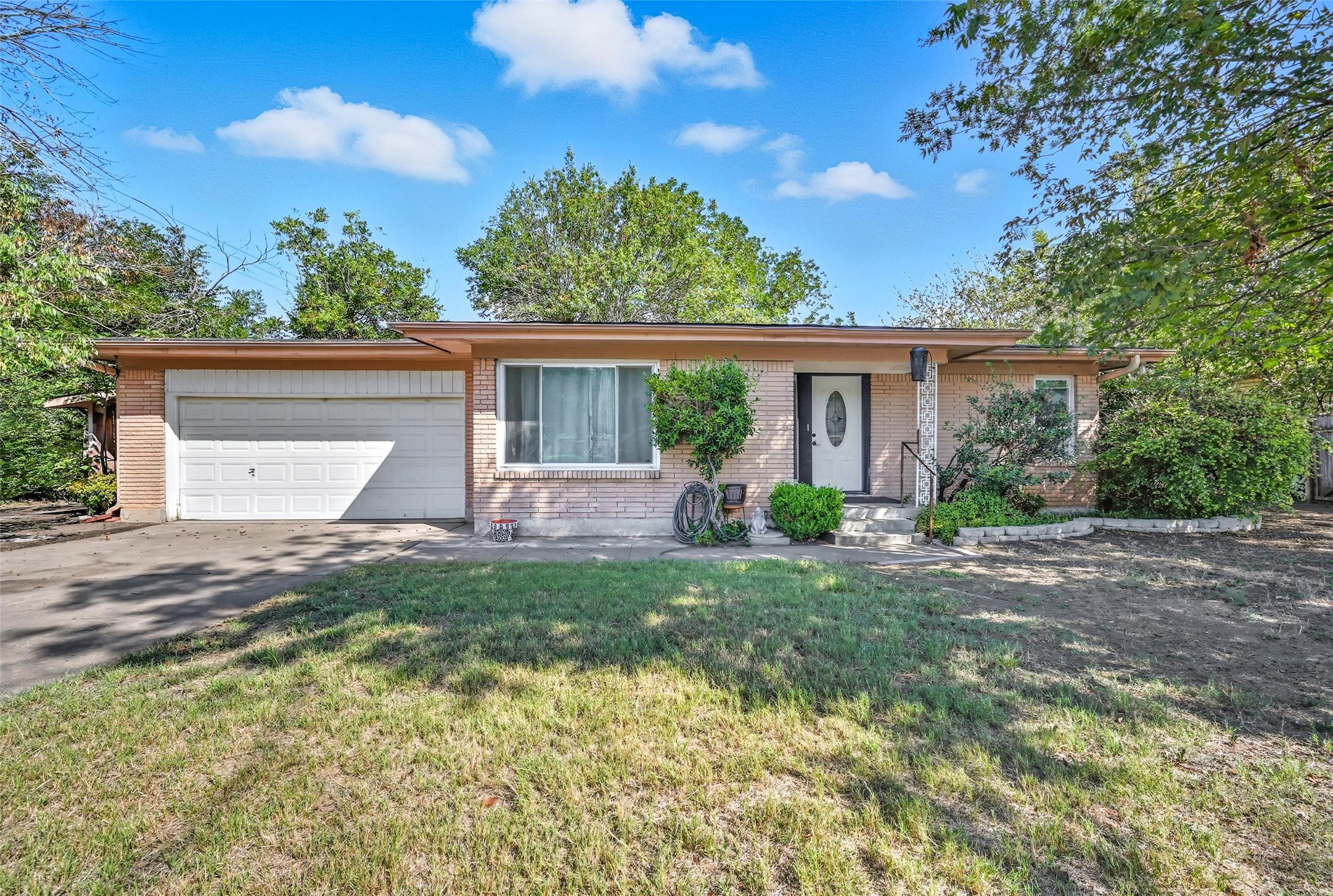 1328 W Water Street Weatherford TX 76086