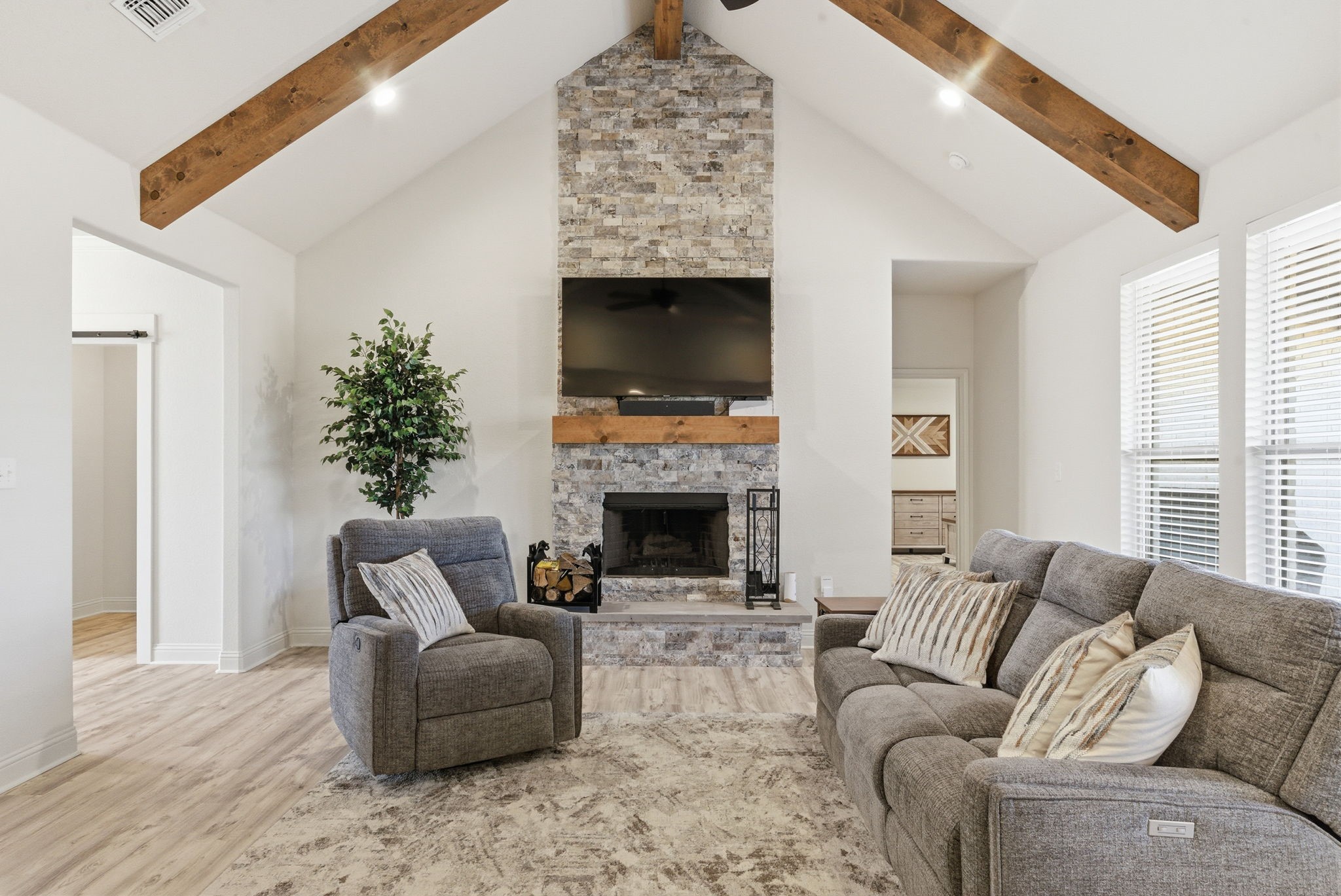 1025 Churchill Lane Millsap TX 76066