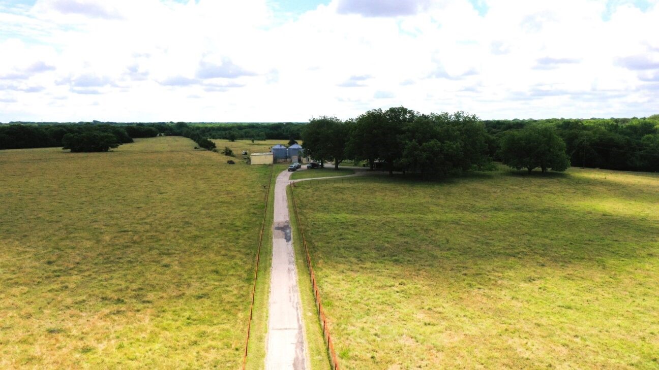 18048 Us-69 Whitewright TX 75491