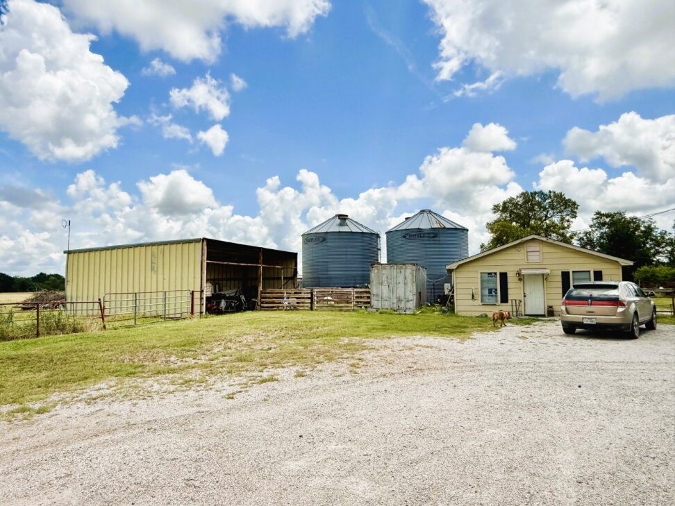 18048 Us-69 Whitewright TX 75491