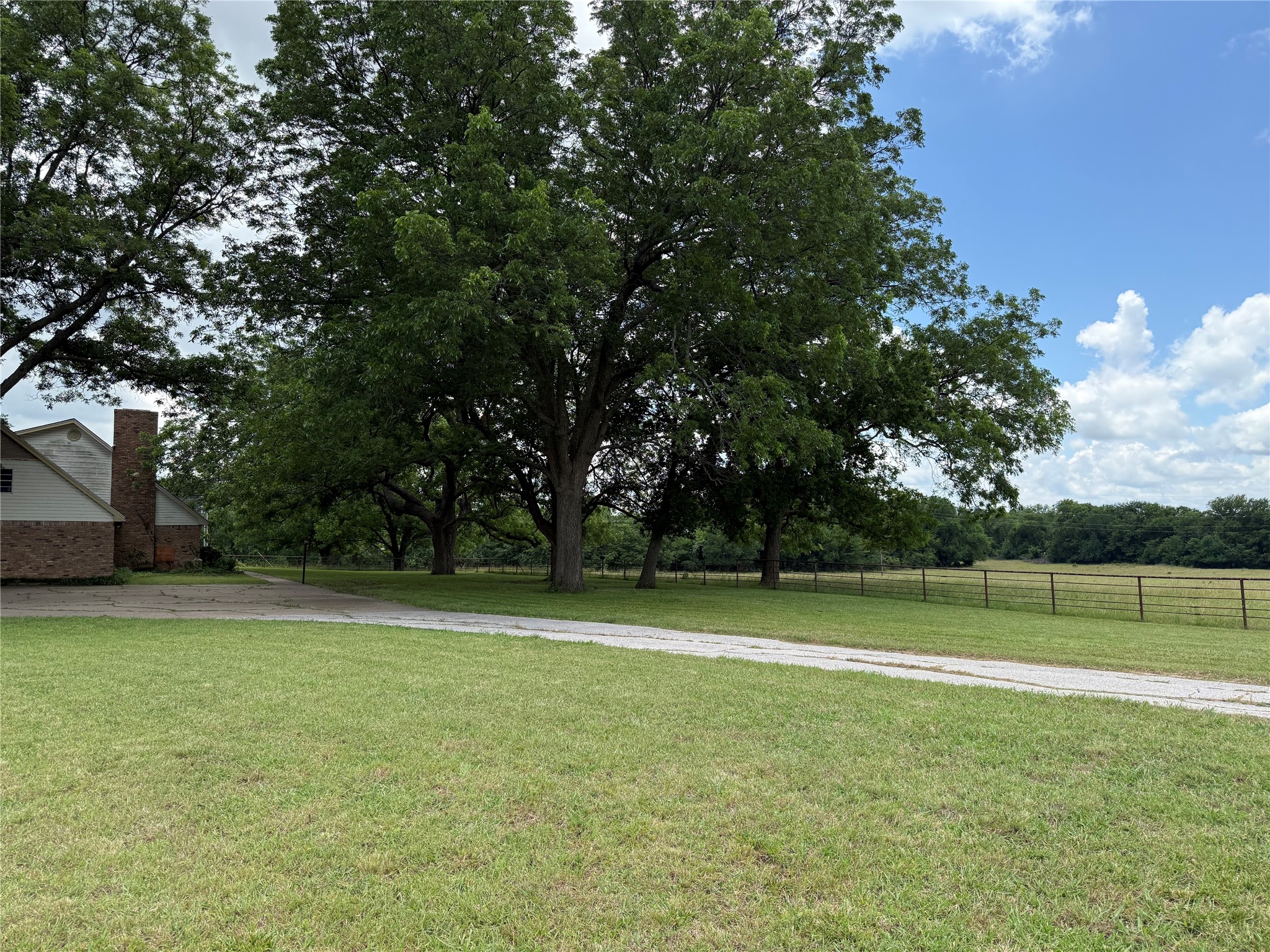 18048 Us-69 Whitewright TX 75491