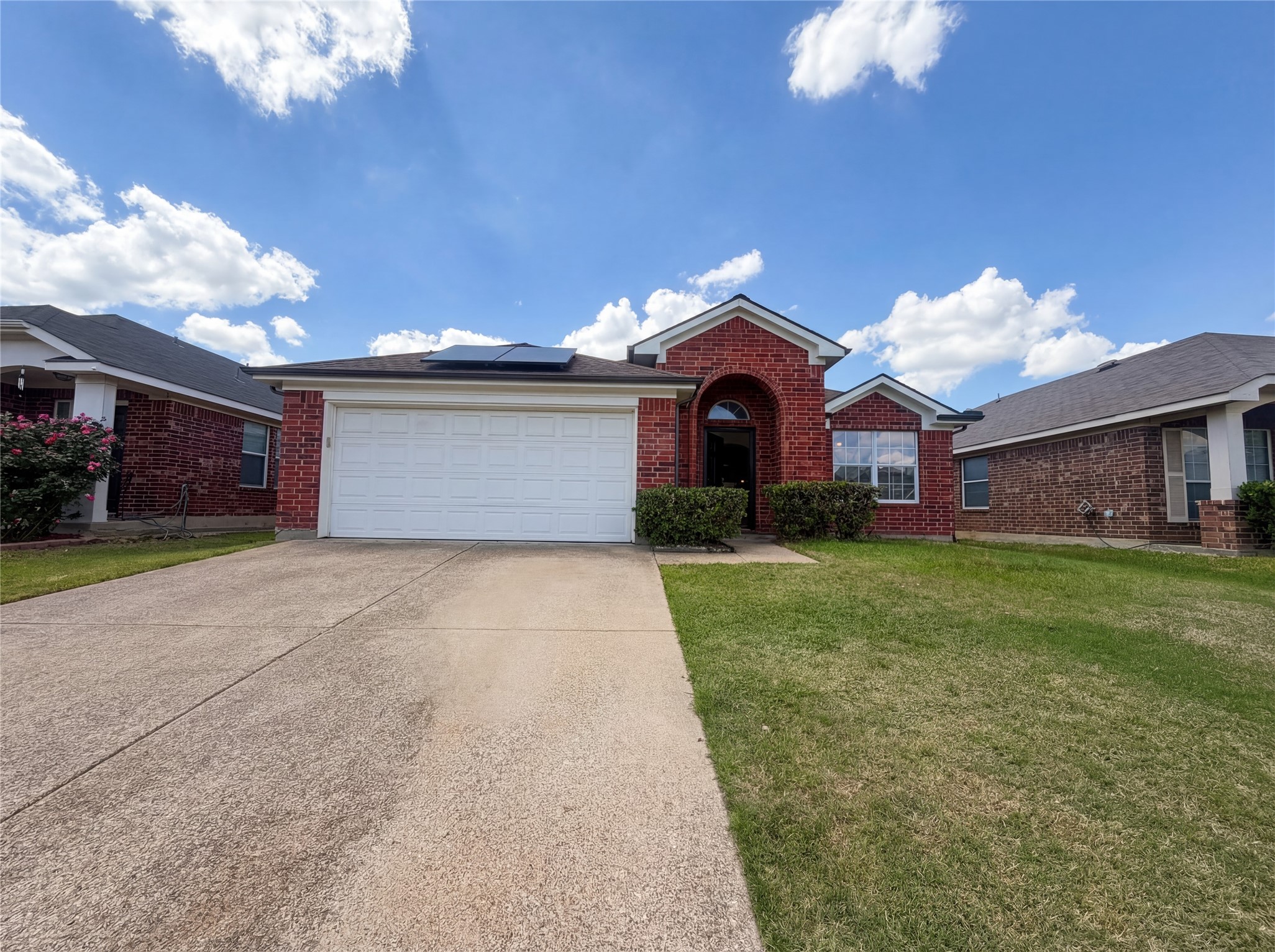 2563 Taos Drive Grand Prairie TX 75051