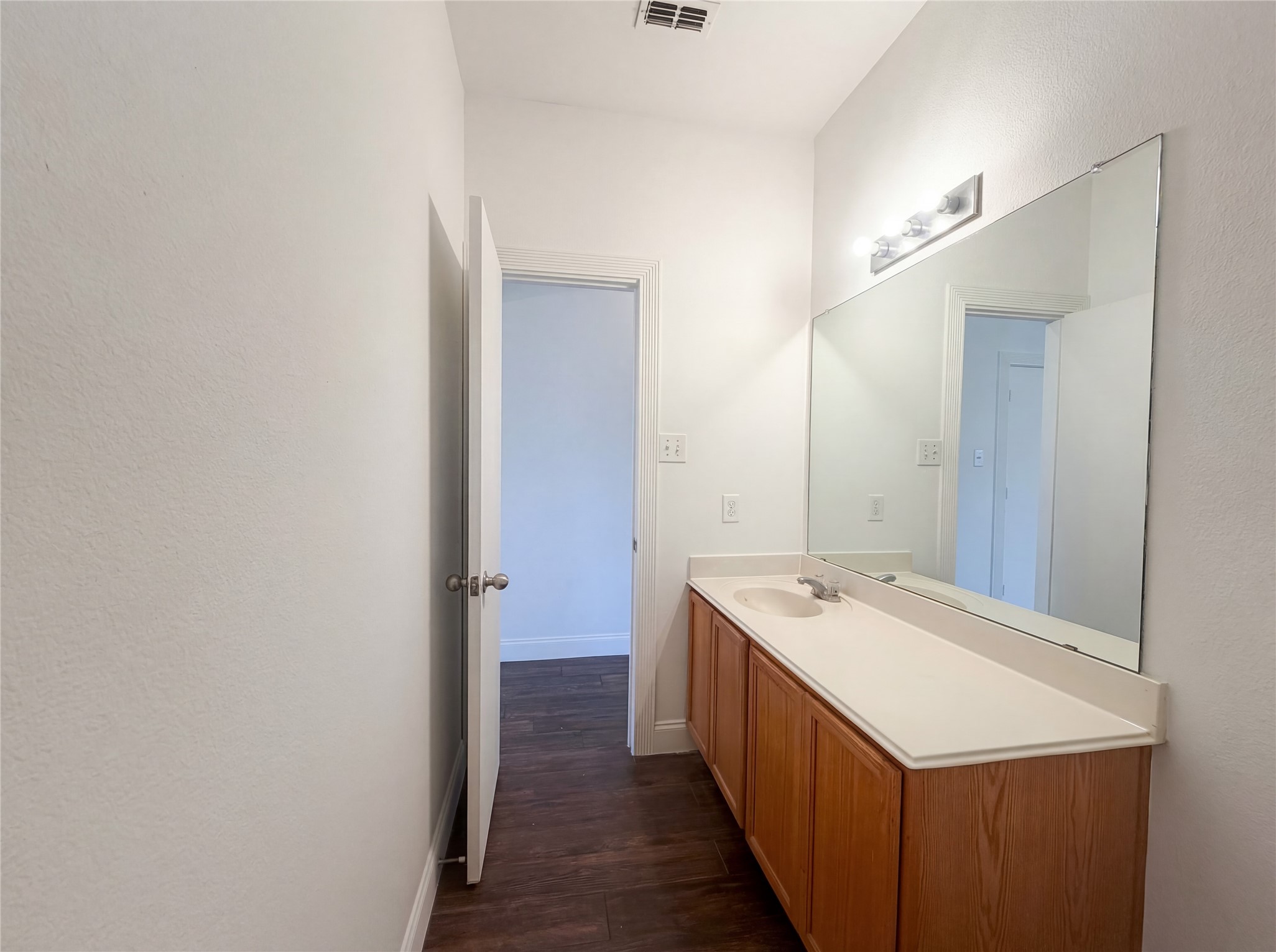 2563 Taos Drive Grand Prairie TX 75051