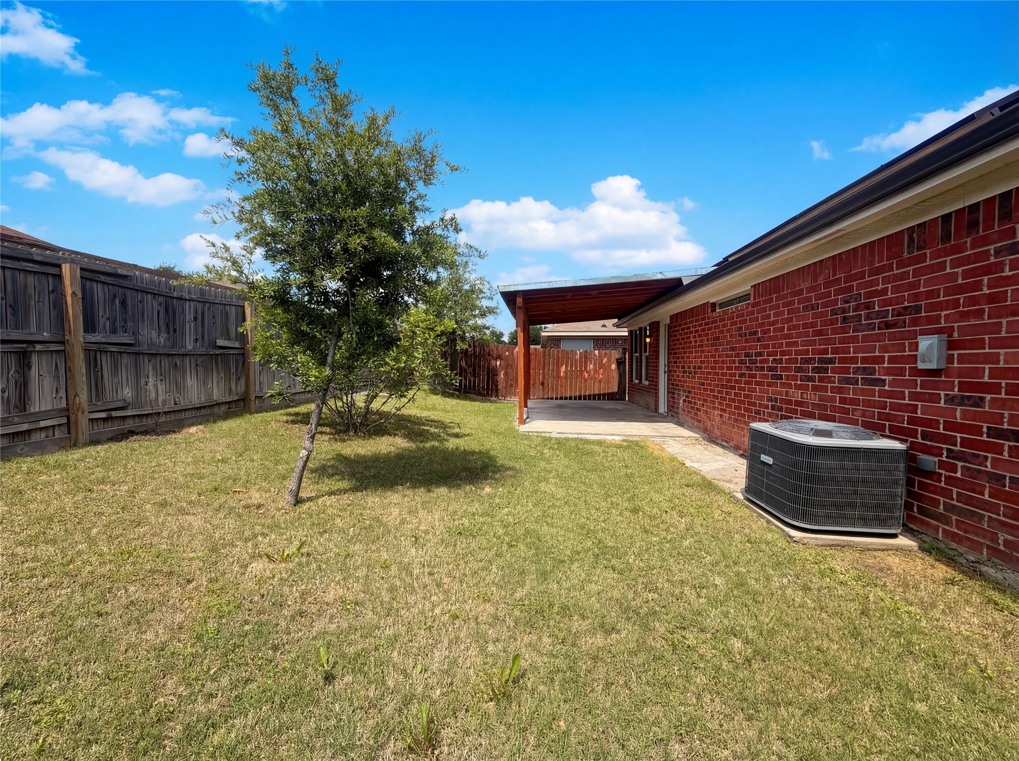 2563 Taos Drive Grand Prairie TX 75051