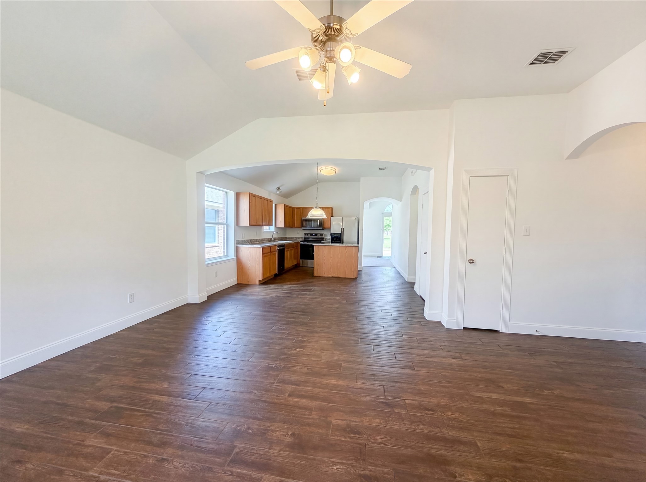2563 Taos Drive Grand Prairie TX 75051