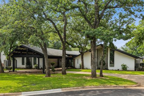 405 Woodbriar Court Colleyville TX 76034