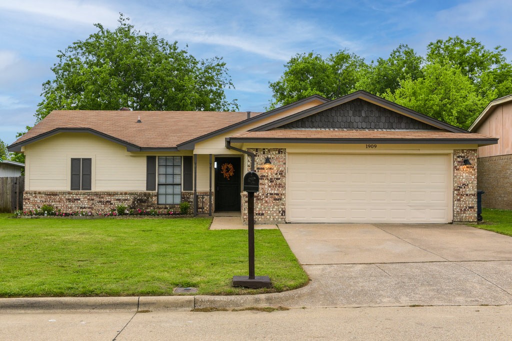 1909 Wurzburg Drive Fort Worth TX 76134
