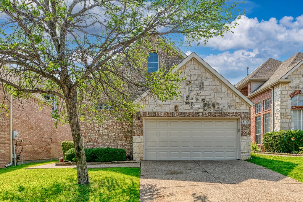 8122 Persimmon Street Irving TX 75063