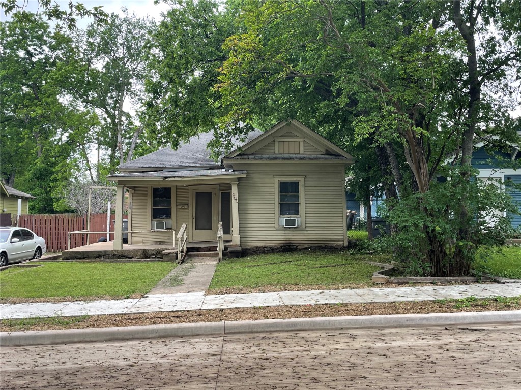 605 Parkview Avenue Dallas TX 75223