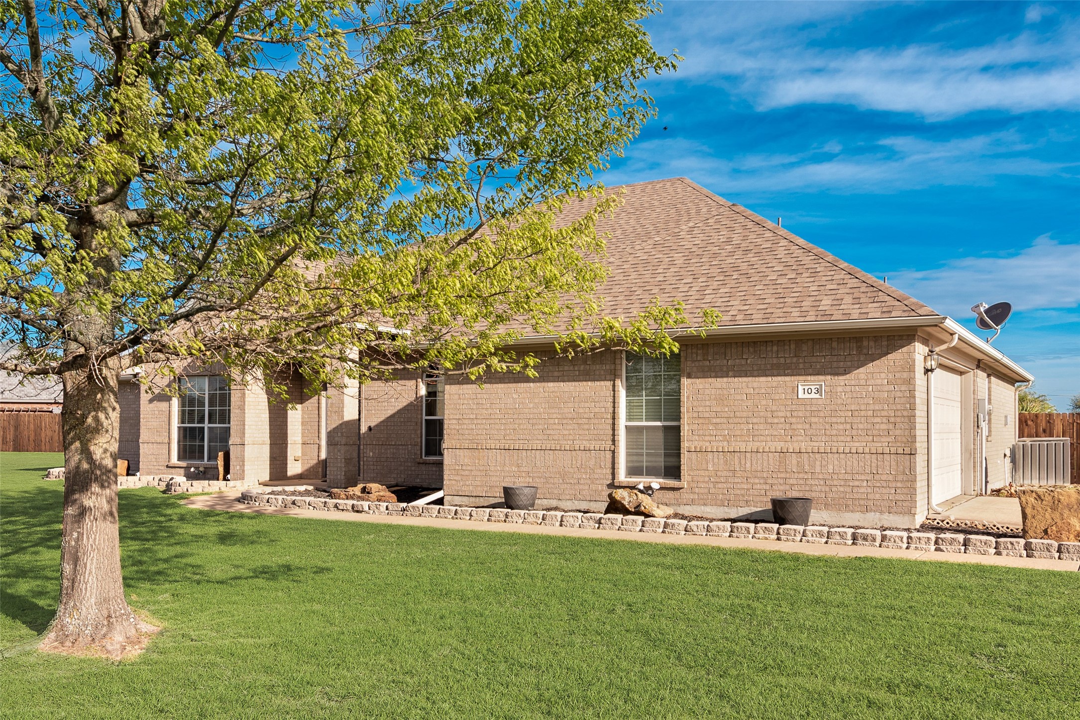 103 Springfield Lane Red Oak TX 75165