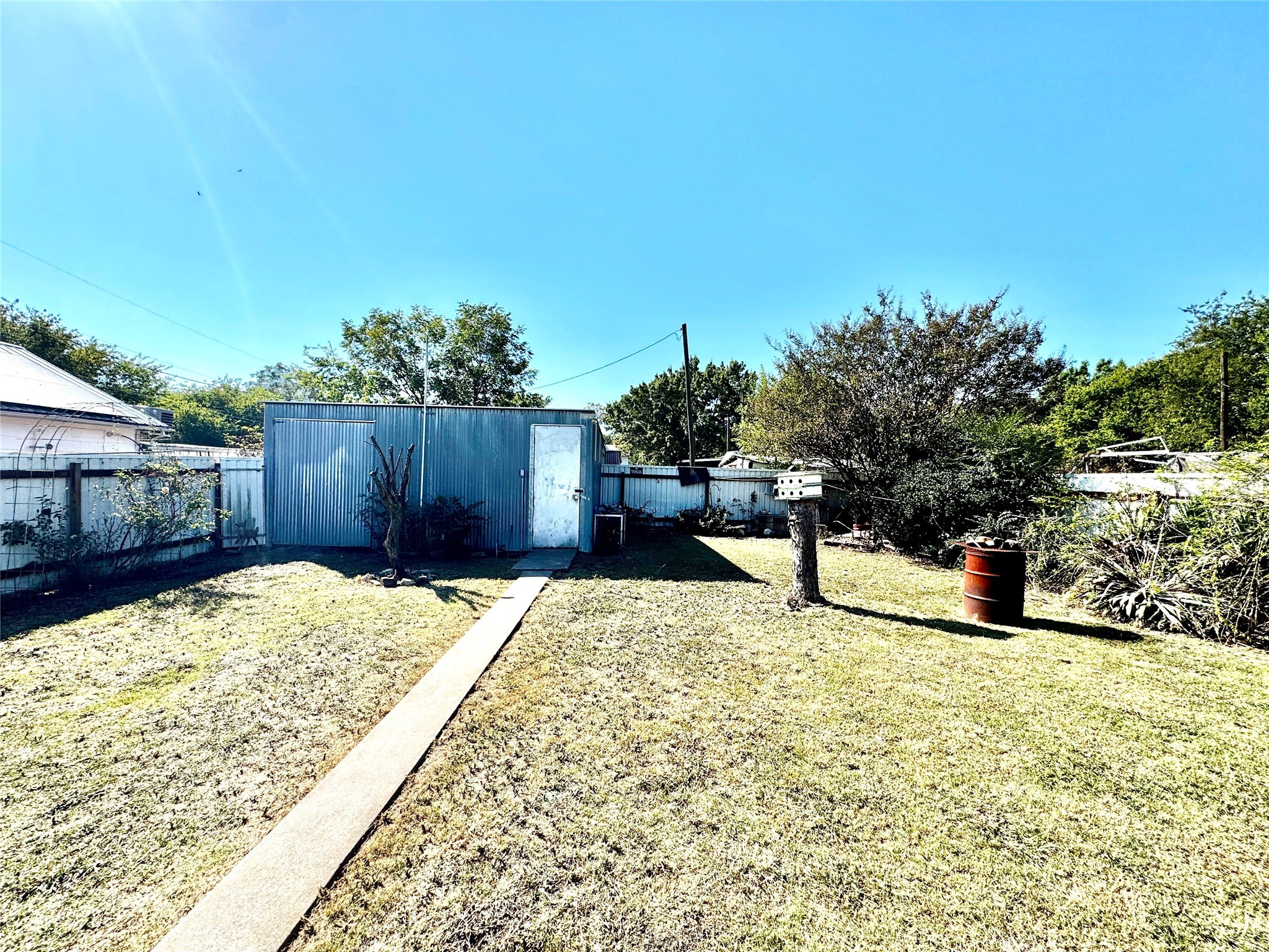 413 E Locust Street Whitewright TX 75491