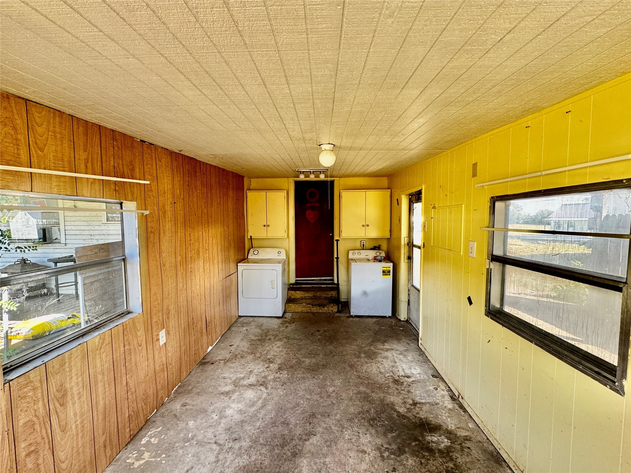 413 E Locust Street Whitewright TX 75491