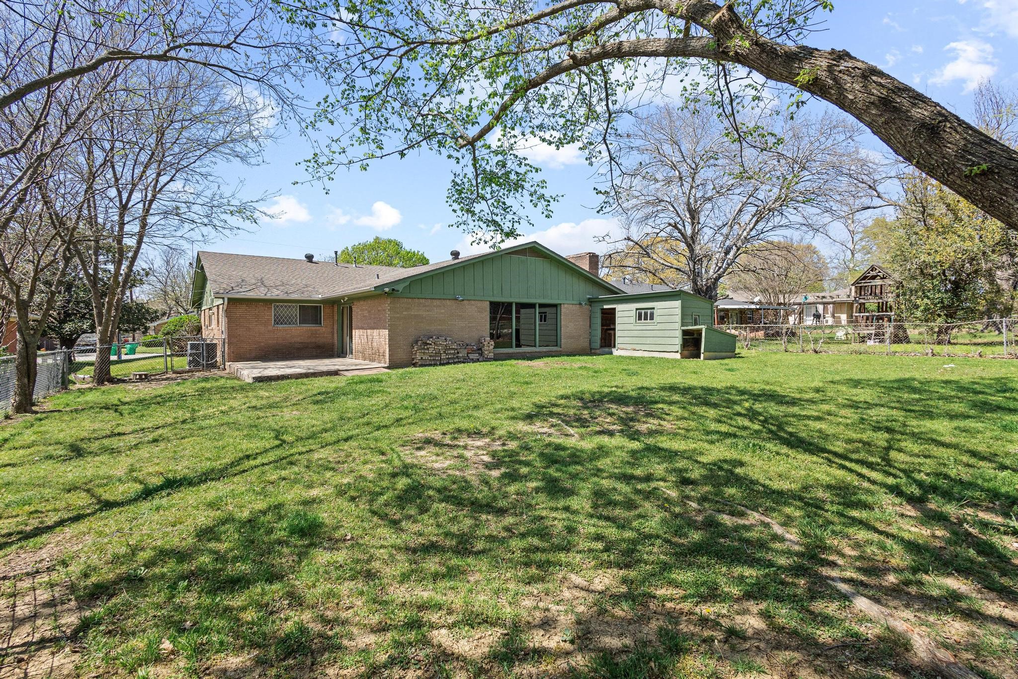 1306 Hillside Drive Gainesville TX 76240