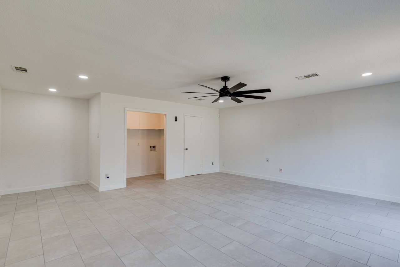 3831 Black Oak Drive Dallas TX 75241