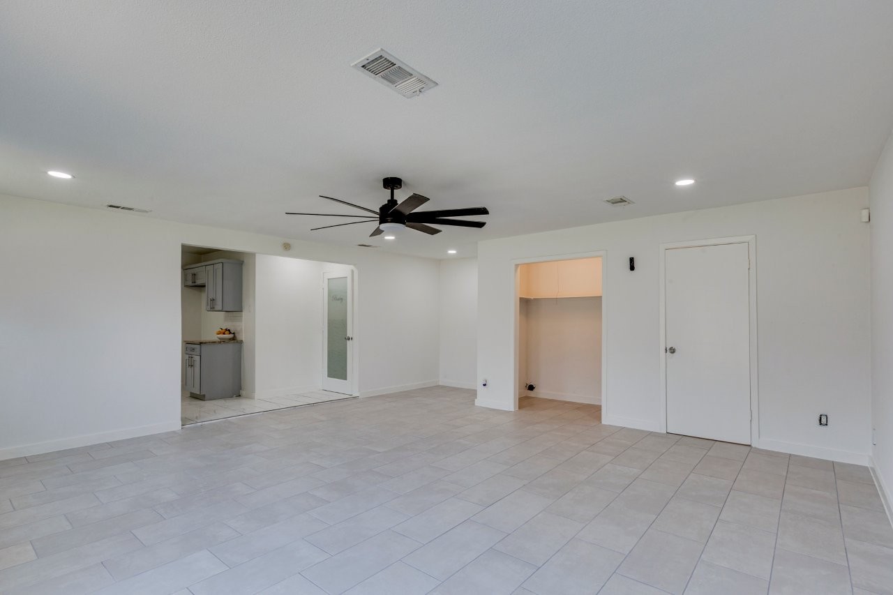 3831 Black Oak Drive Dallas TX 75241