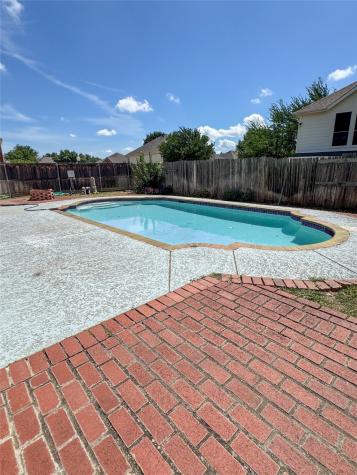 2024 Oak Hollow Drive Bedford TX 76021