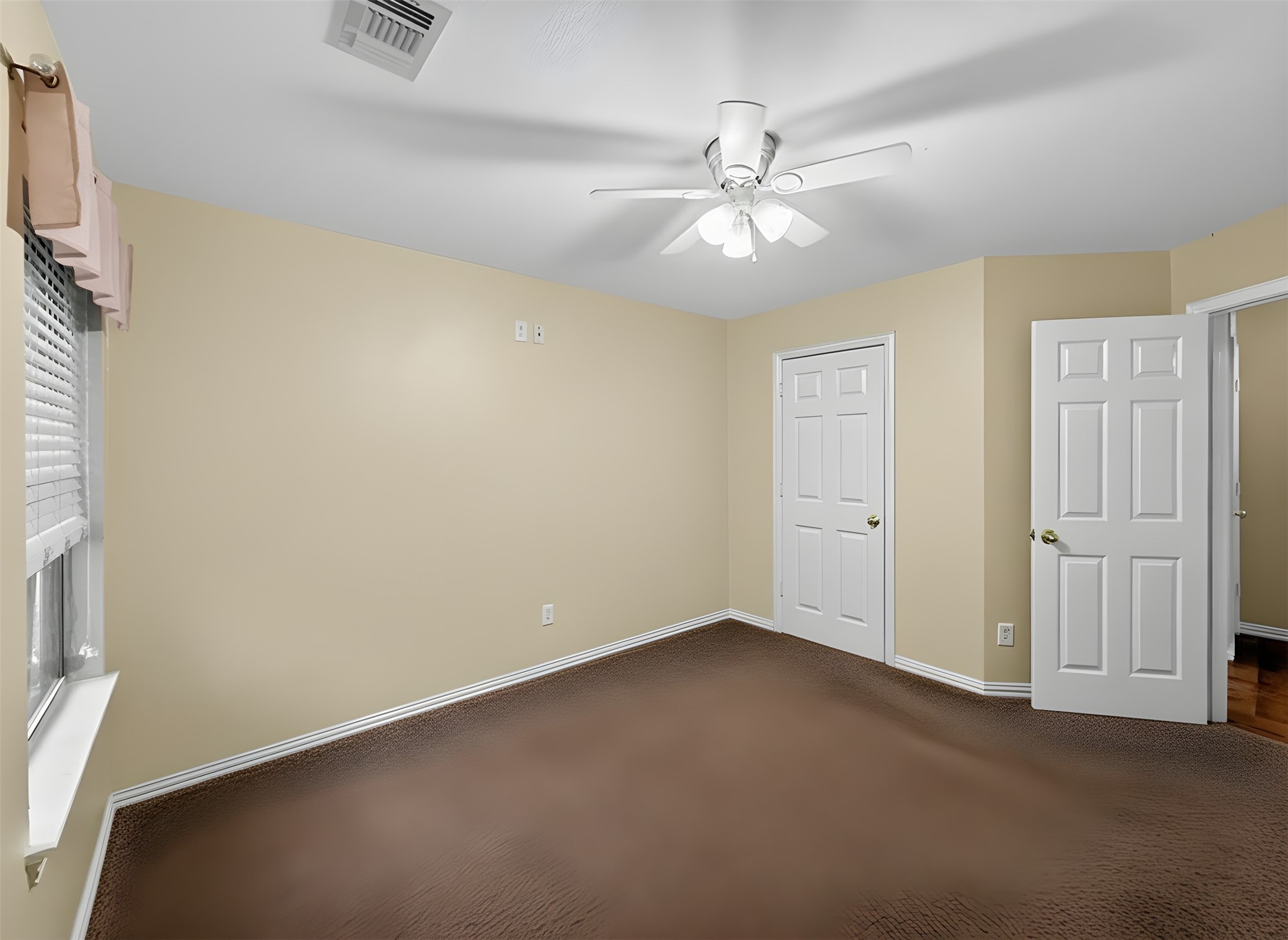 2025 Fair Oaks Circle Corinth TX 76210