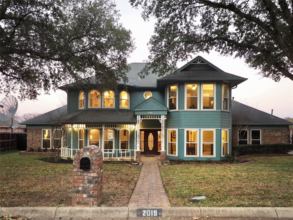 2015 Lakehill Court Arlington TX 76012