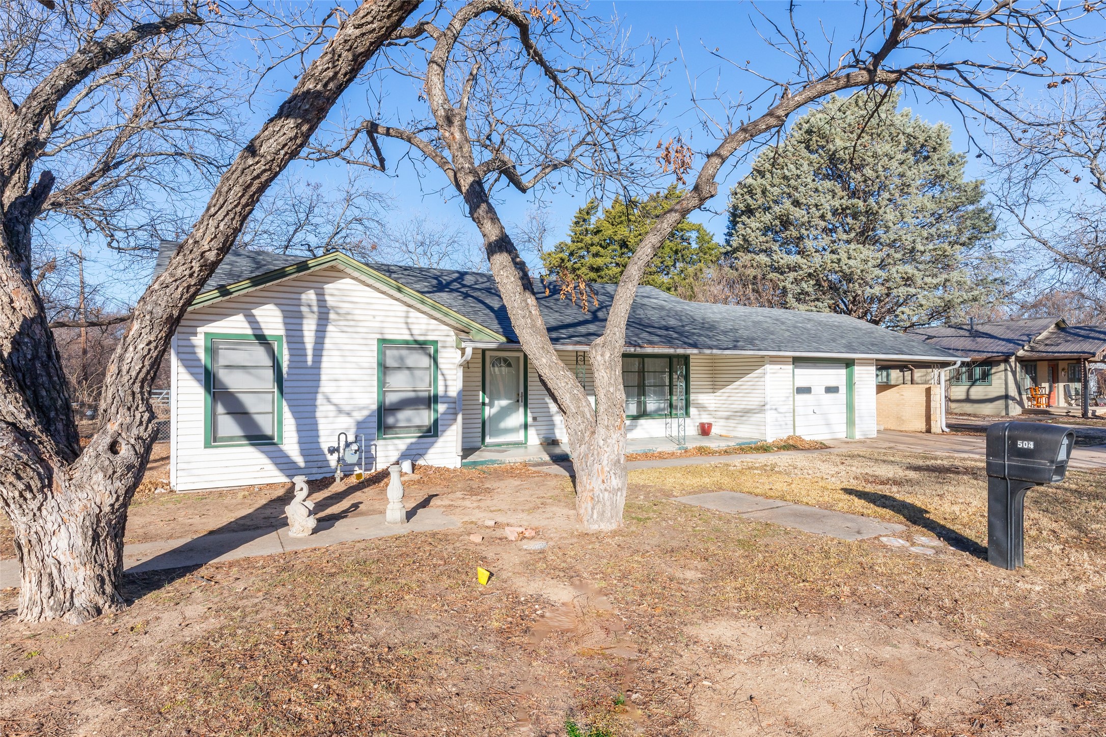504 Oak Street Clyde TX 79510