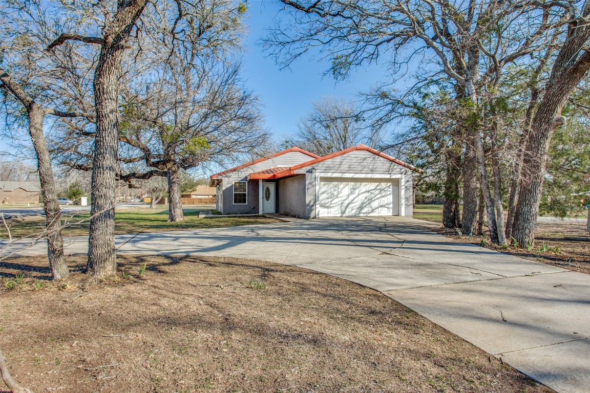 601 N Stewart Street Azle TX 76020