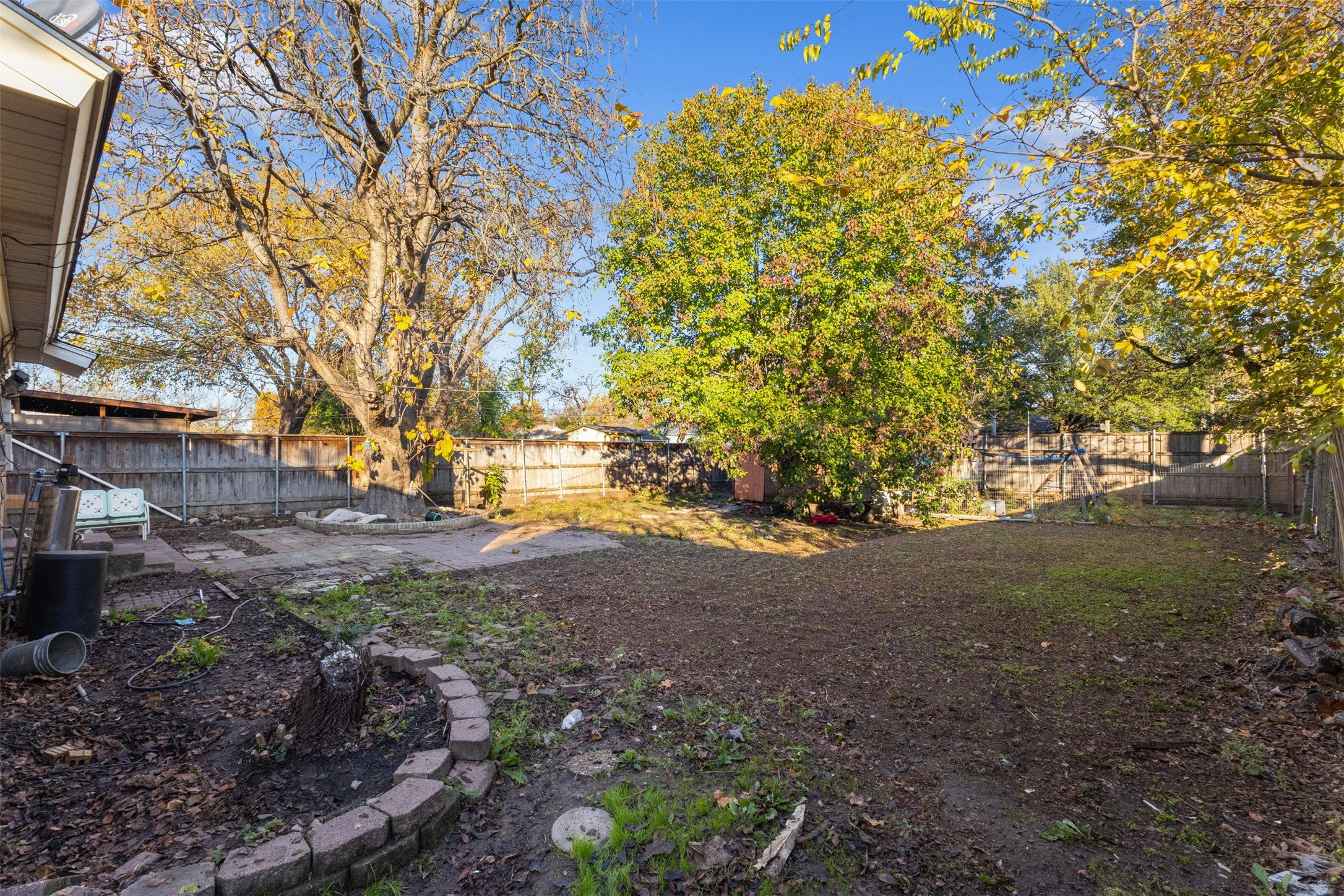 833 Dent Street Garland TX 75040
