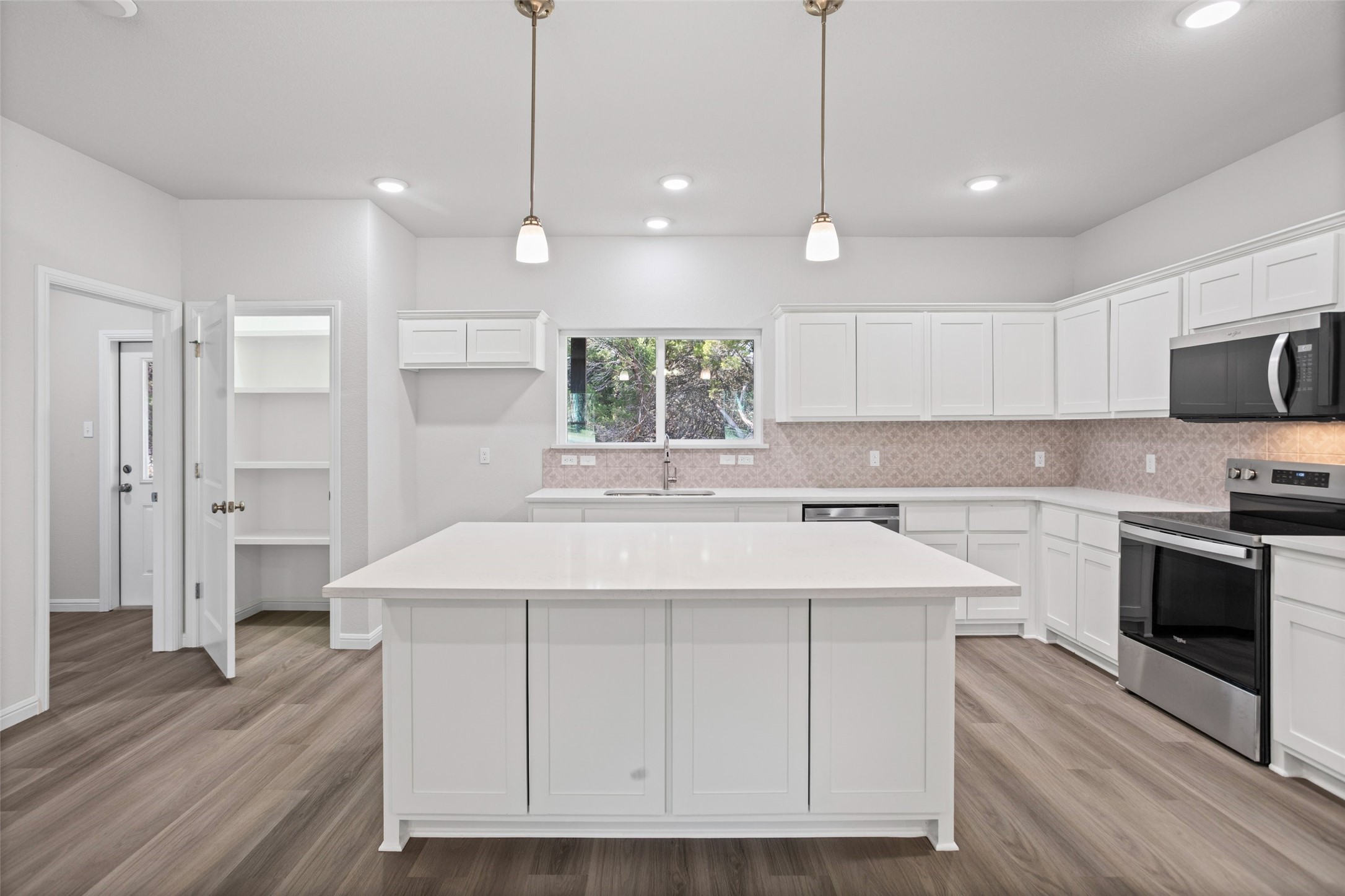 9320 Apache Trail Rio Vista TX 76093