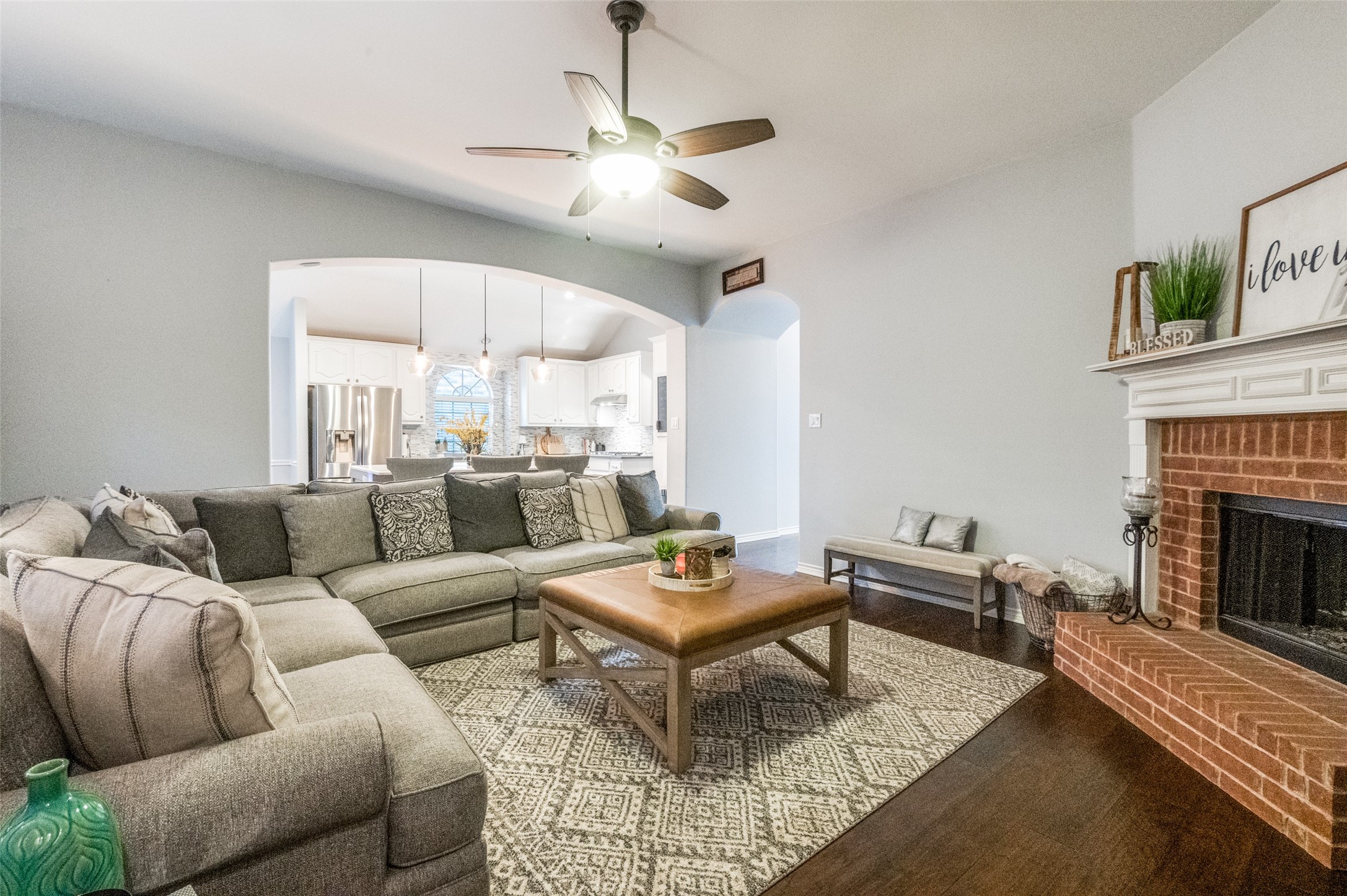 2731 Vela Grand Prairie TX 75054