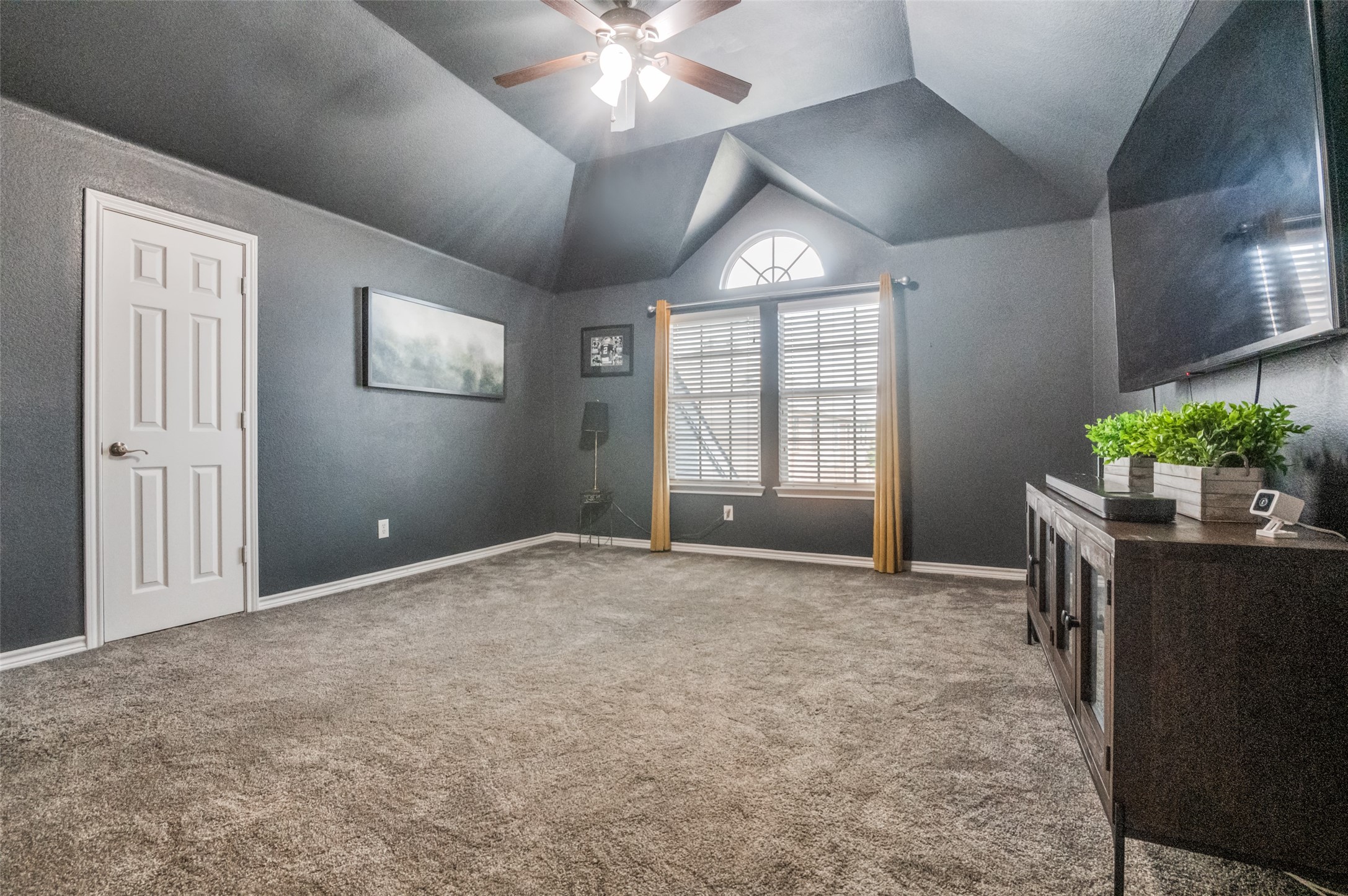 2731 Vela Grand Prairie TX 75054