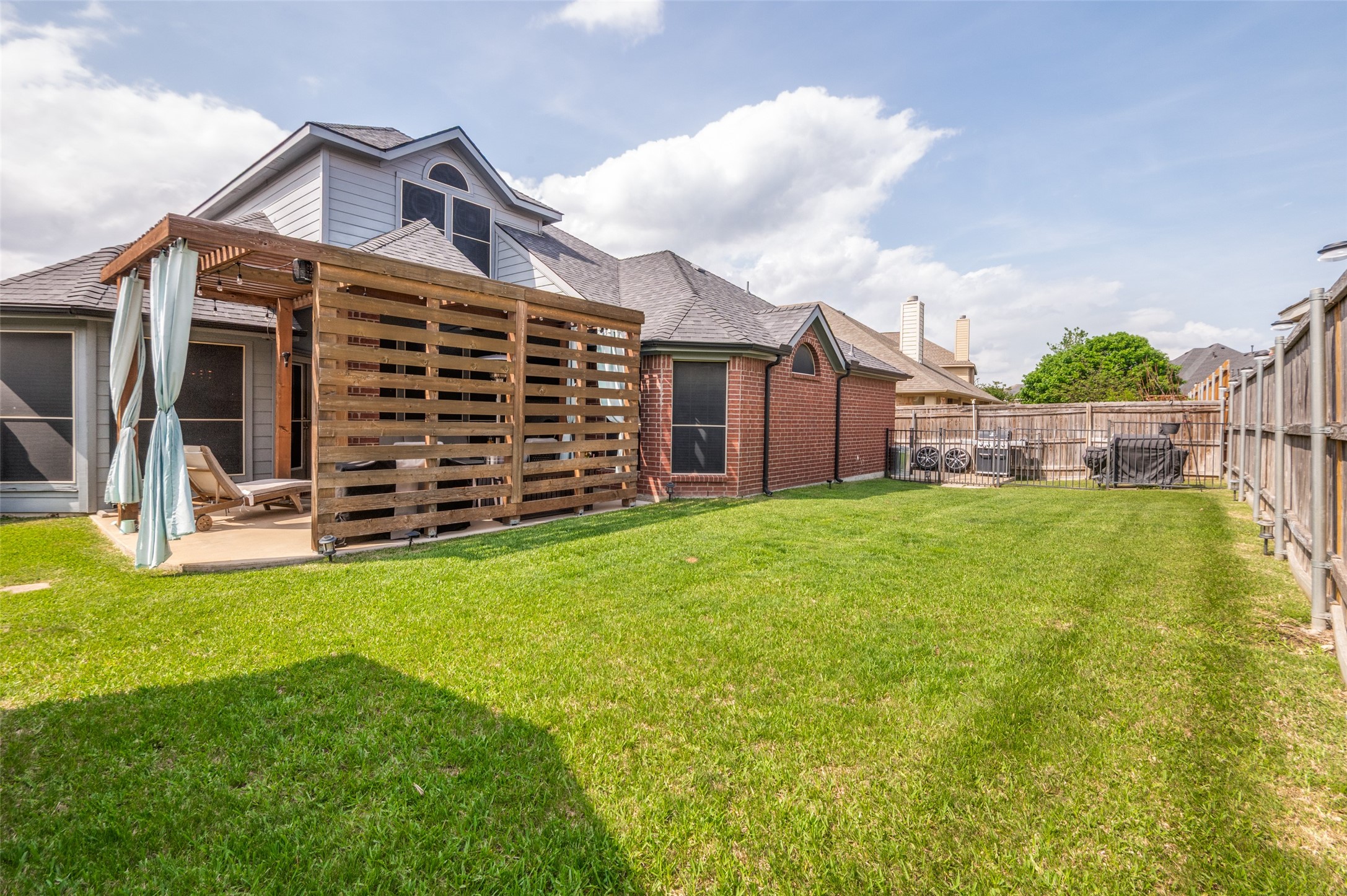 2731 Vela Grand Prairie TX 75054