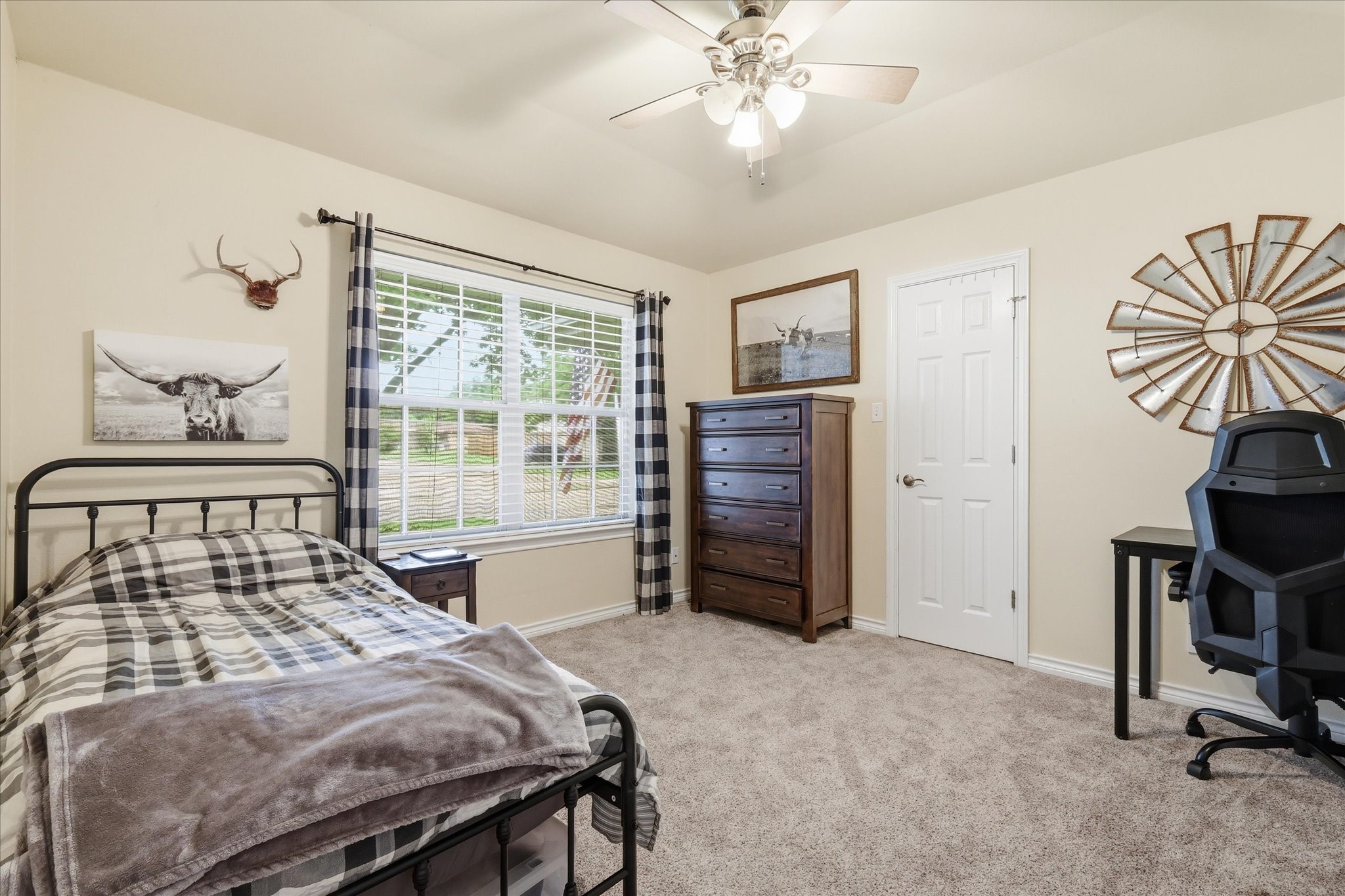 202 Colonial Heights Sanger TX 76266