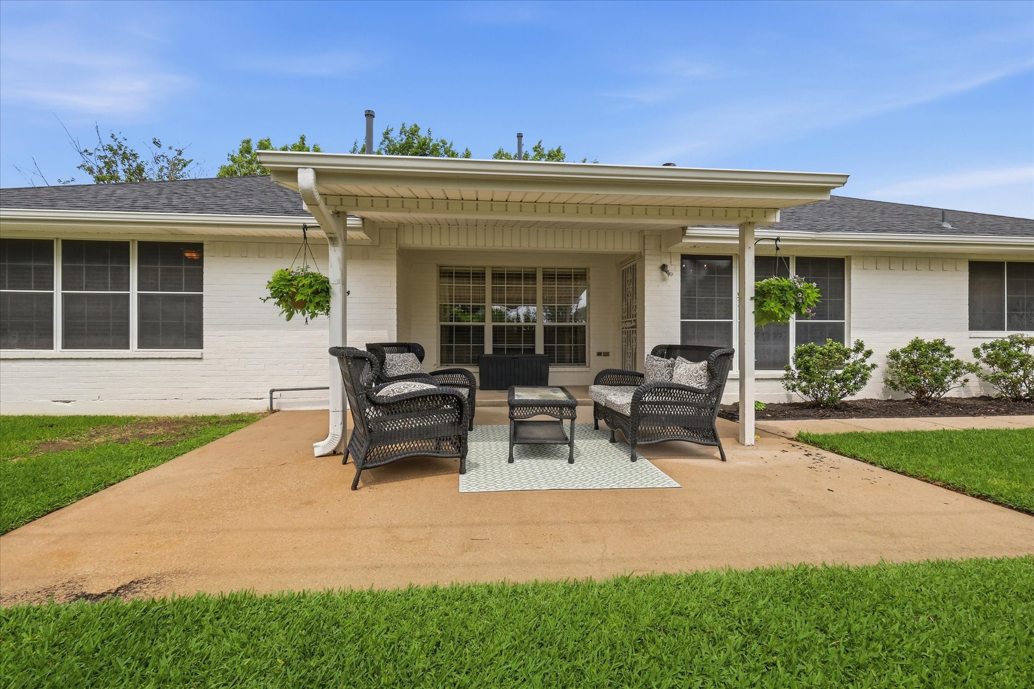 202 Colonial Heights Sanger TX 76266